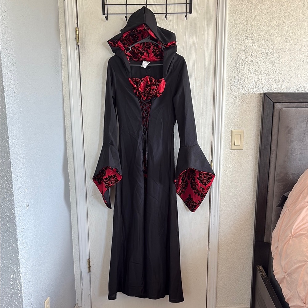 Black and Red Hooded Vampire Costume Dress